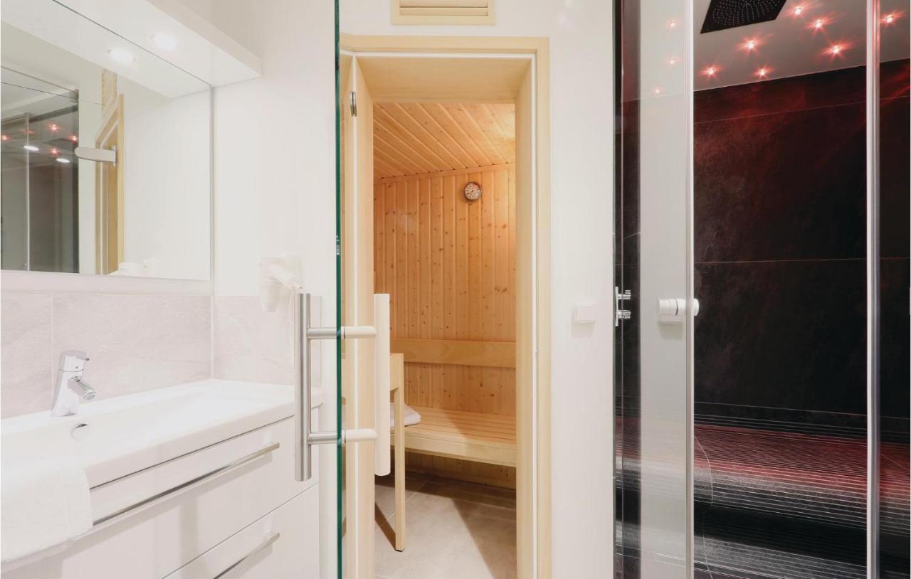 Cozy Apartment In Luebeck Travemuende With Sauna Esterno foto